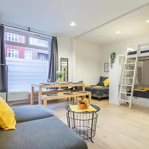 Apartment Studio Loft With Walk-in Rain-shower, Hamburg