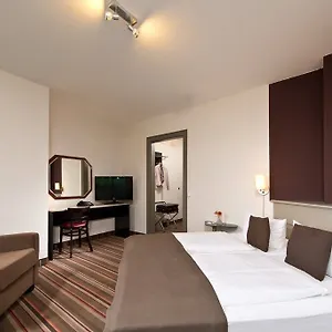 Leonardo Airport Hotell